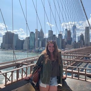 Meet your Posher, Jenn